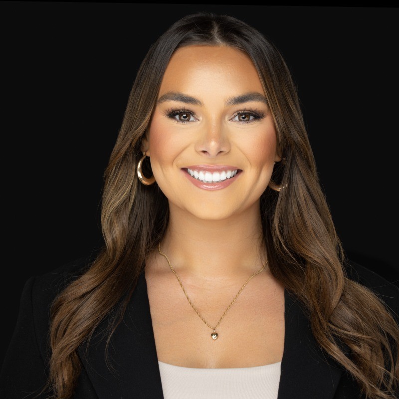 Headshot of Bella Vallozzi