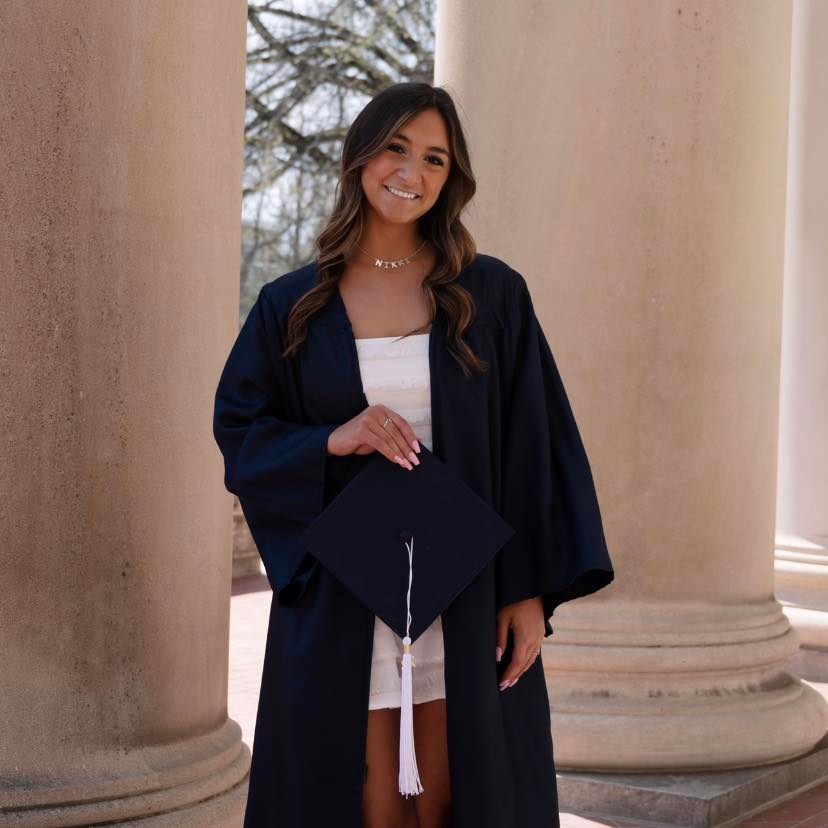 Headshot of Nikki DeCanio